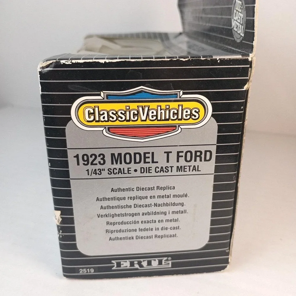 VTG 1991 ERTL 1923 Model T Diecast Model Car 1/43 Scale in Original Unopened Box